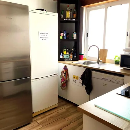 Anchor House Hostel *